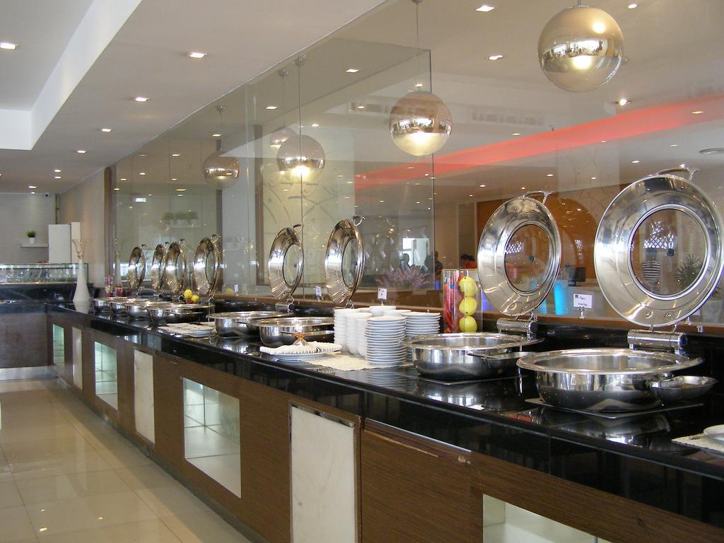 Iyarin @ Tuk Chang Hotel Μπανγκόκ Εξωτερικό φωτογραφία