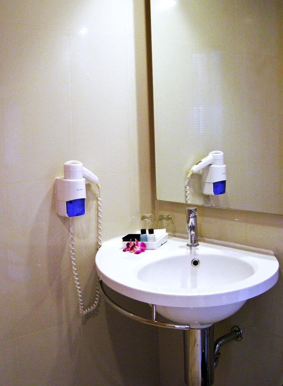 Iyarin @ Tuk Chang Hotel Μπανγκόκ Εξωτερικό φωτογραφία