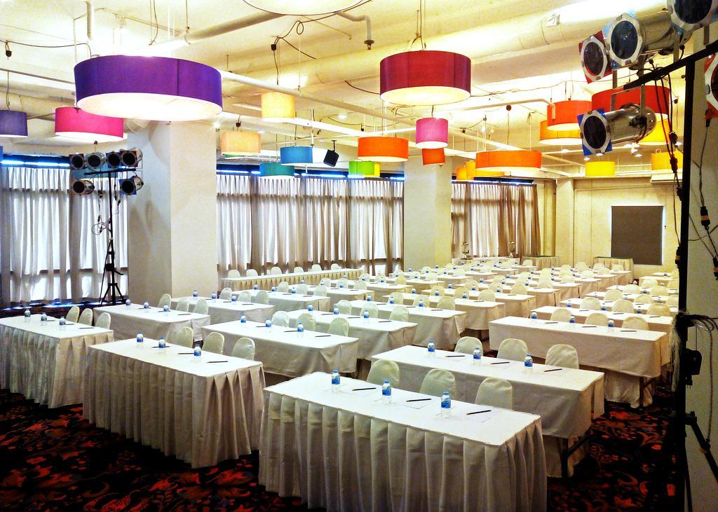 Iyarin @ Tuk Chang Hotel Μπανγκόκ Εξωτερικό φωτογραφία